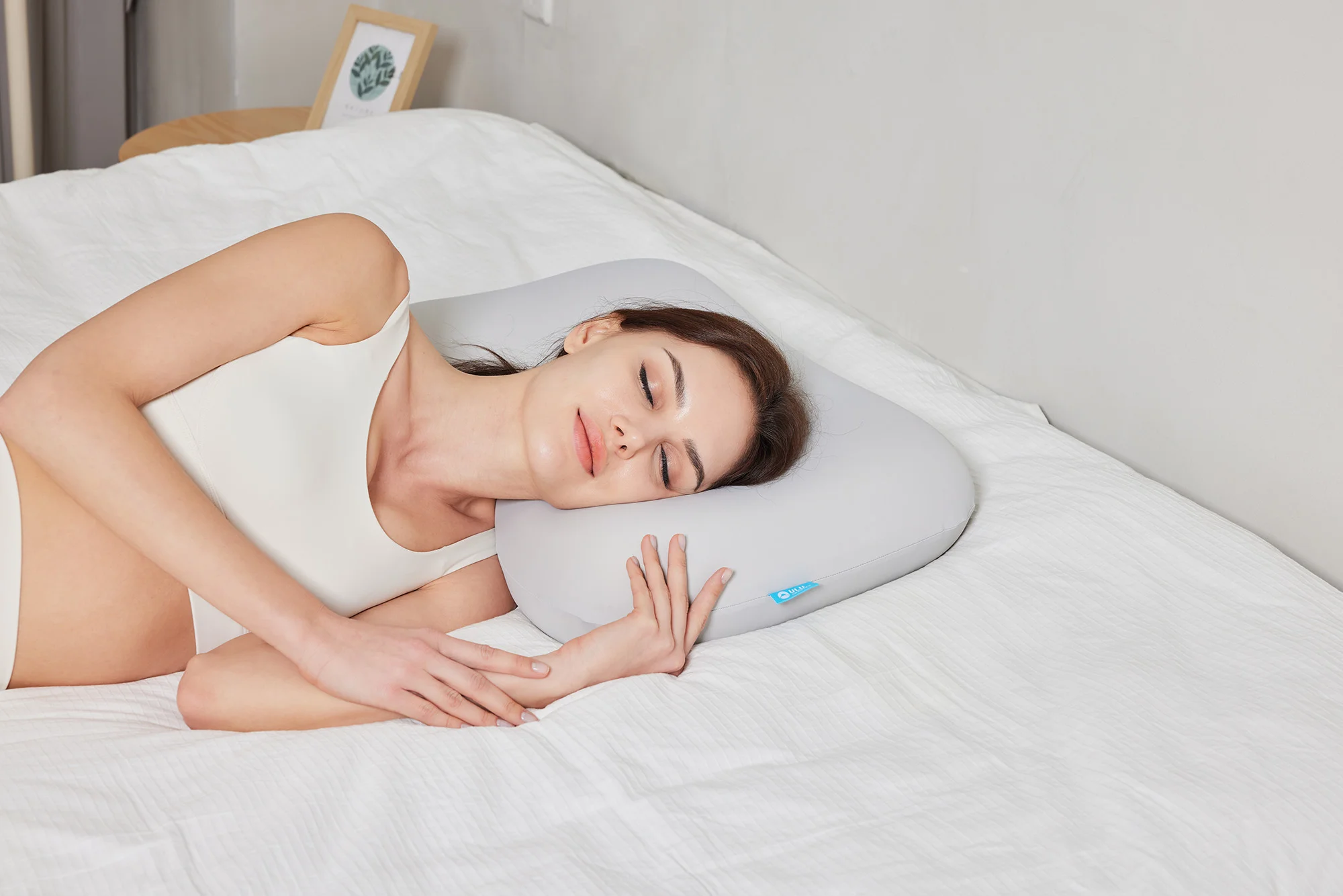 Ergonomic Pillow Lifestyle Photography ecommerce product visual