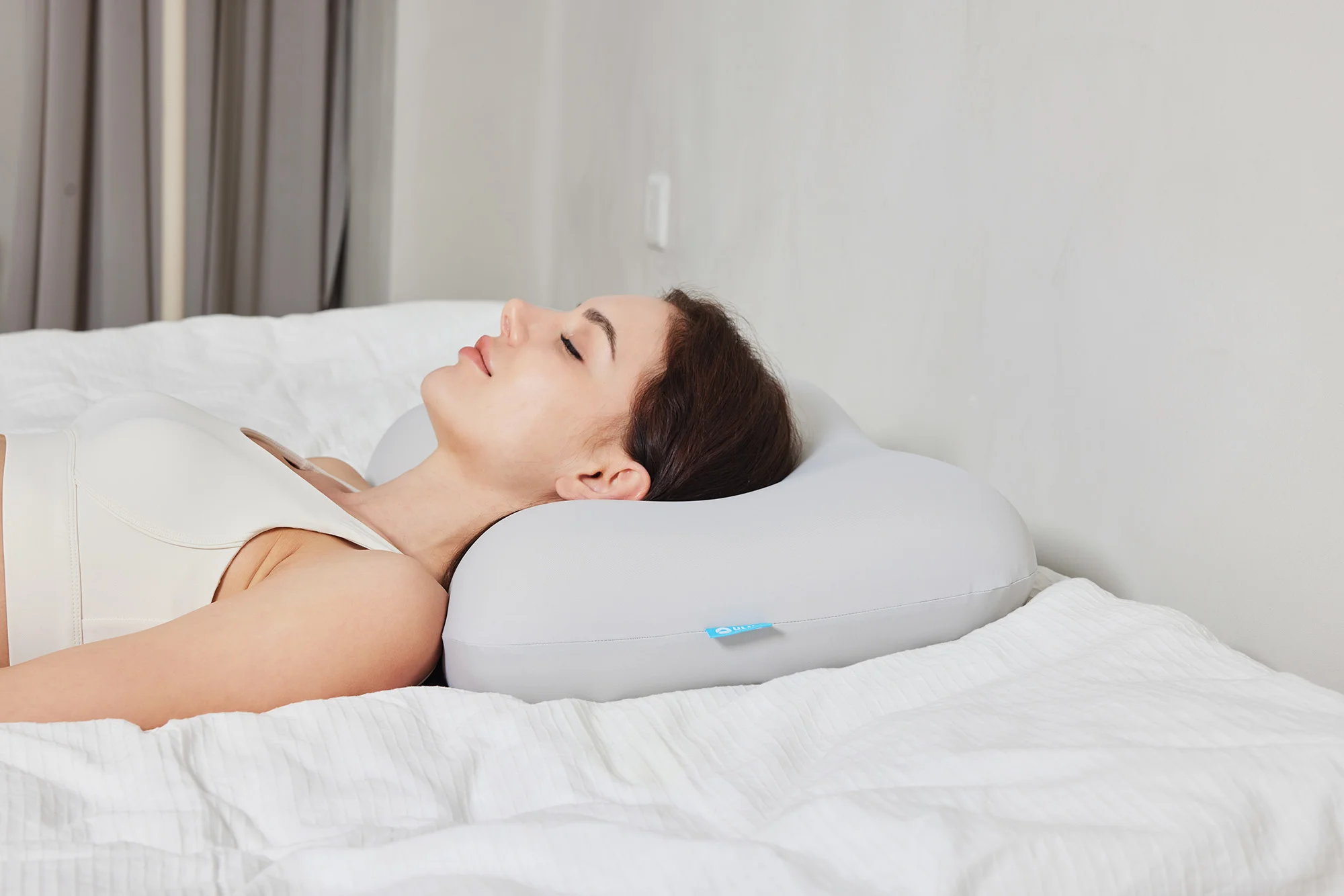 Ergonomic Pillow Lifestyle Photography ecommerce product visual