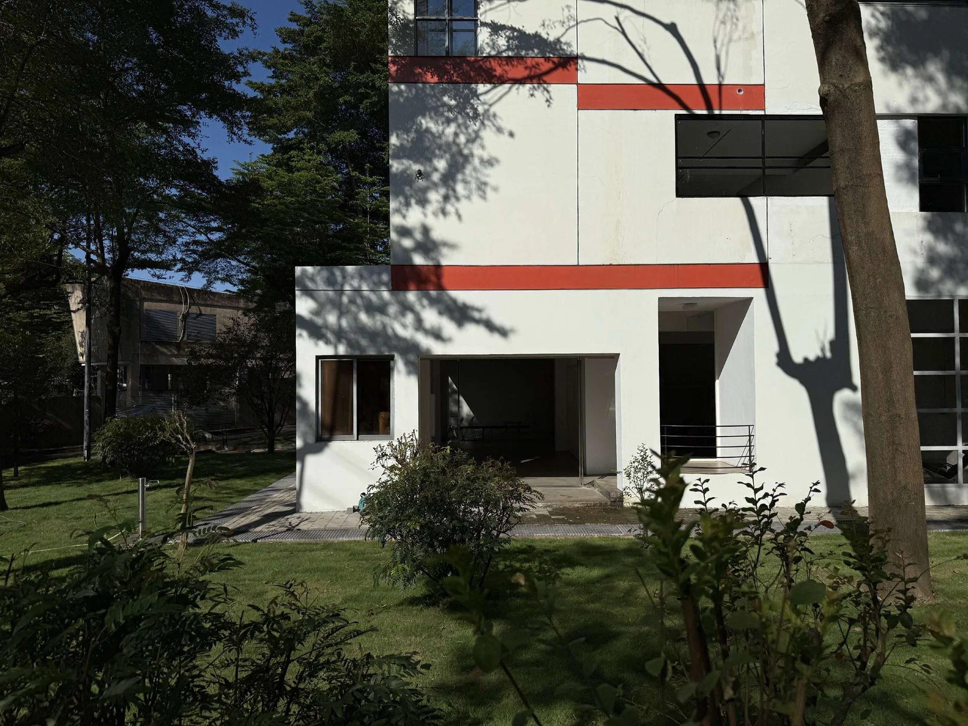 HouseDoor studio scene reference