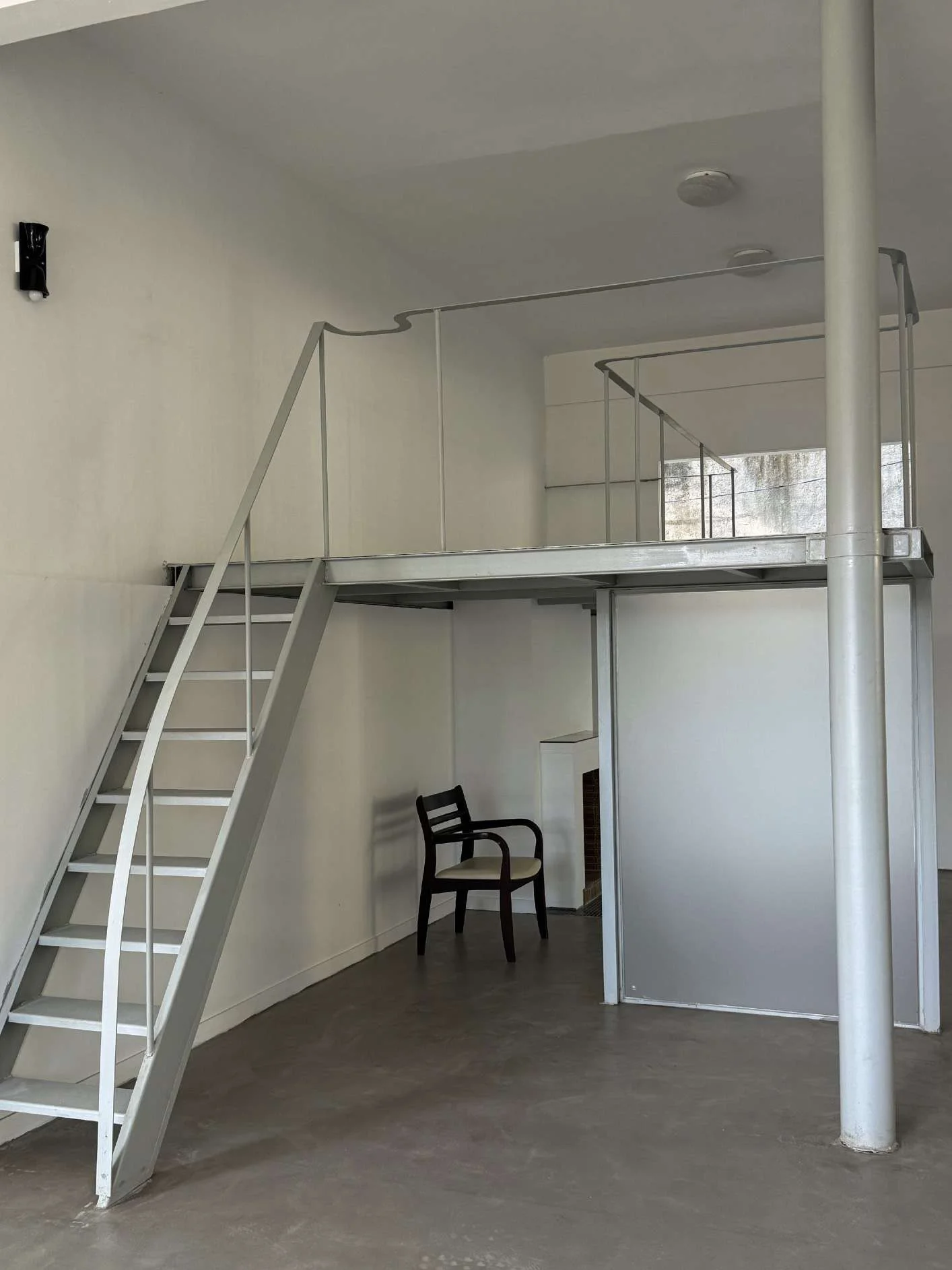 HouseDoor studio scene reference