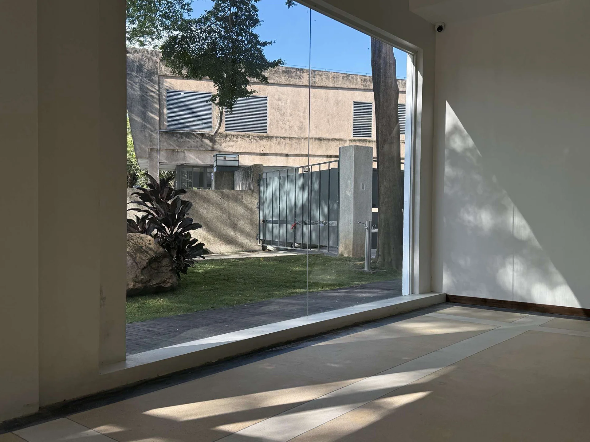 HouseDoor studio scene reference