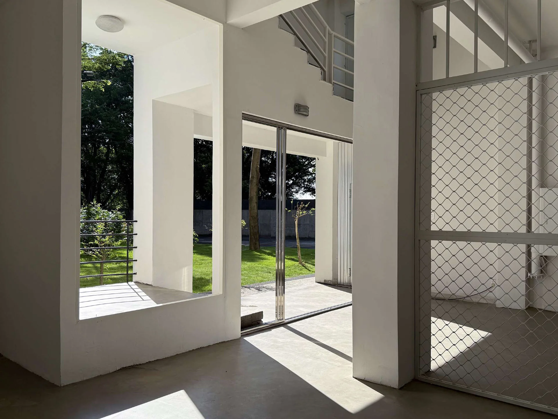 HouseDoor studio scene reference