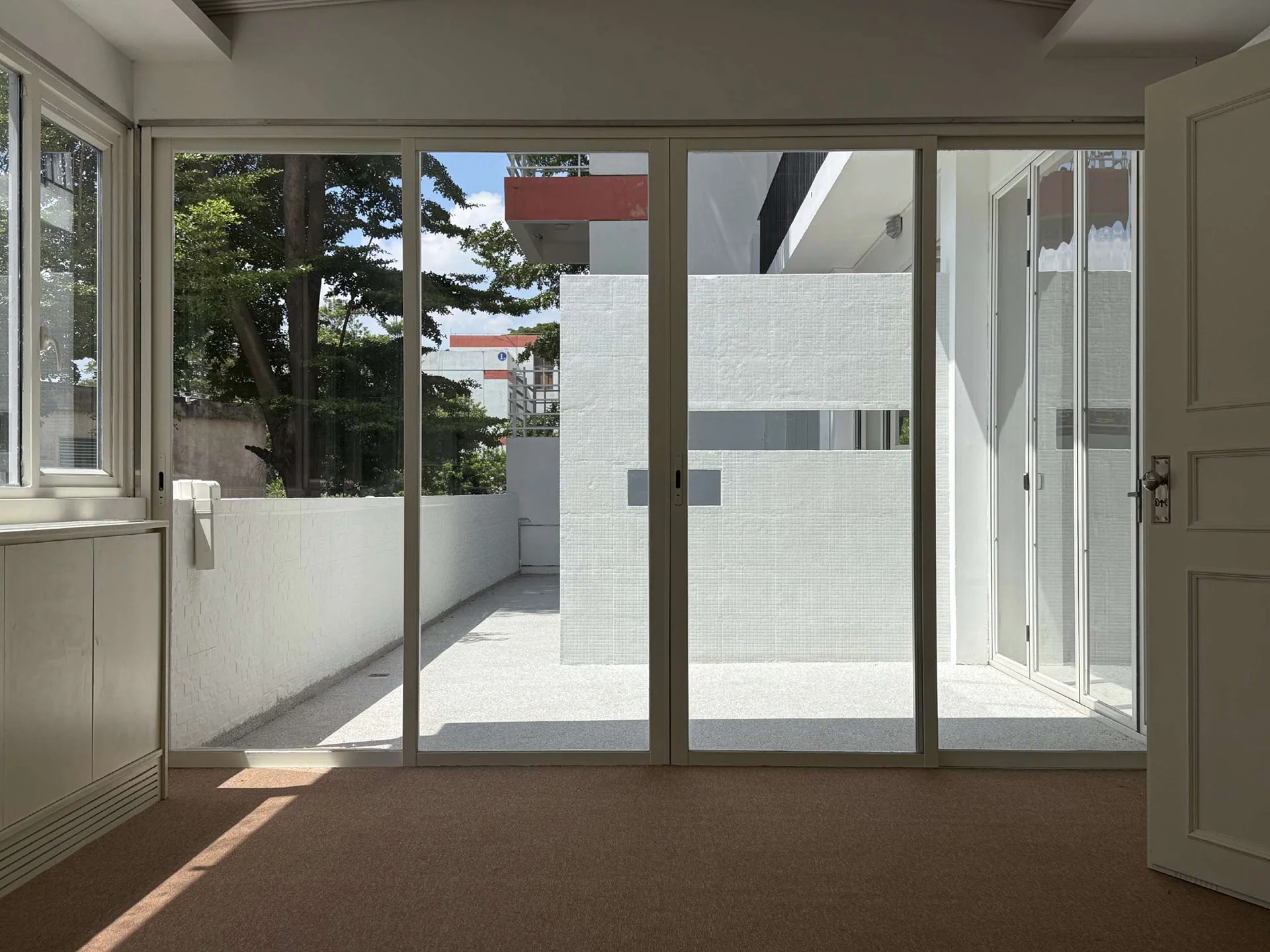 HouseDoor studio scene reference