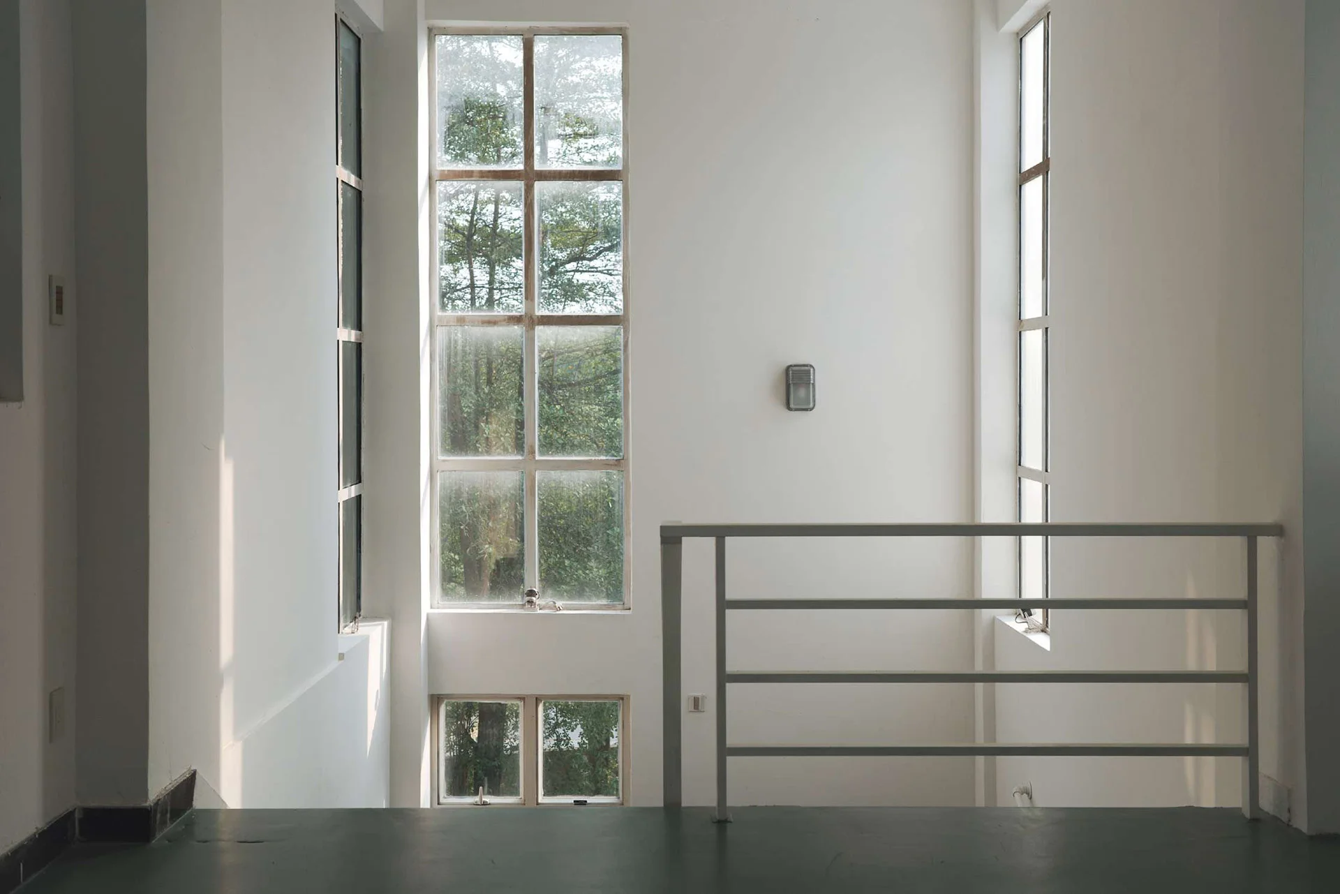 HouseDoor studio scene reference