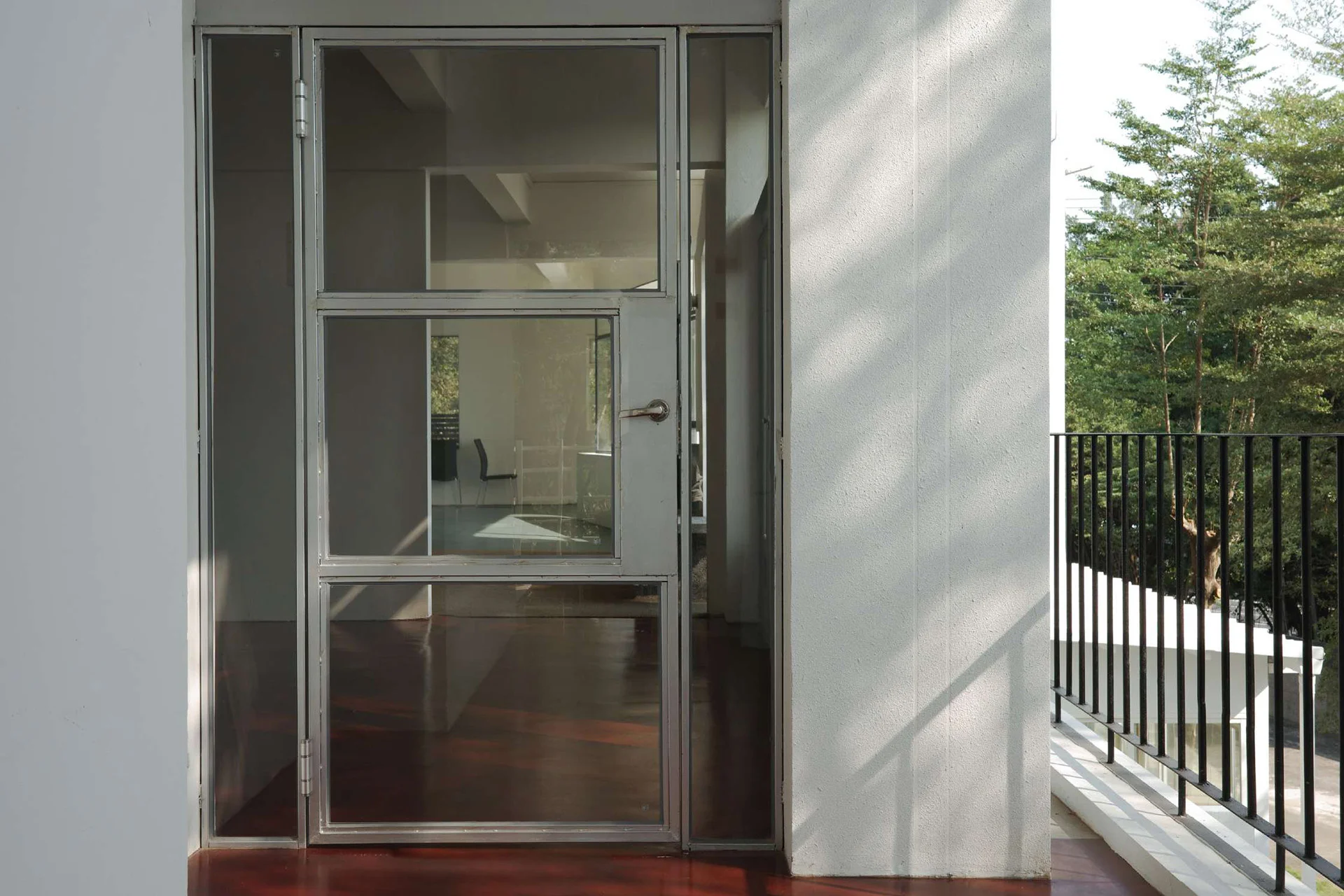 HouseDoor studio scene reference