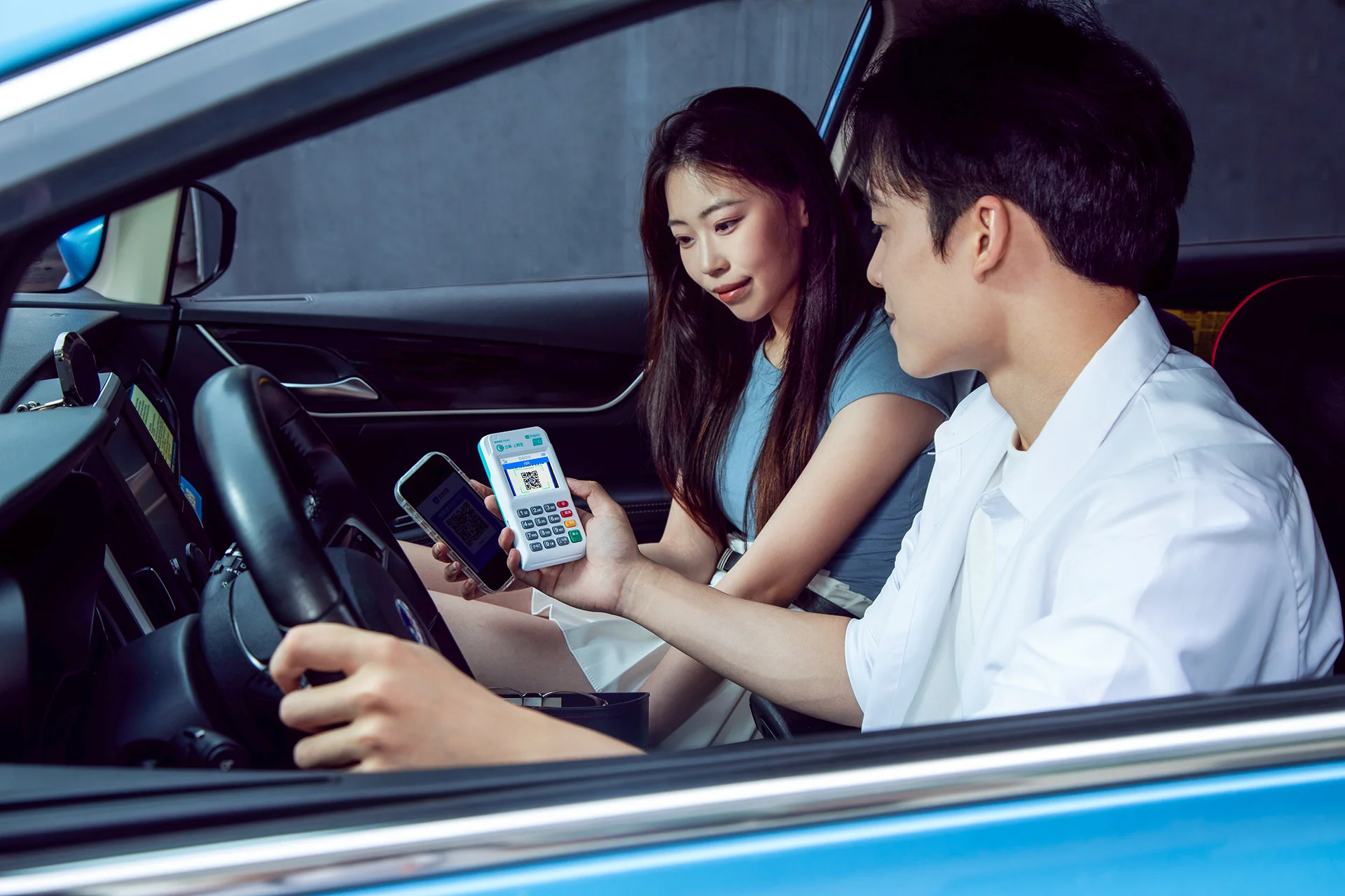 Mobile Payment Lifestyle Campaign ecommerce product visual