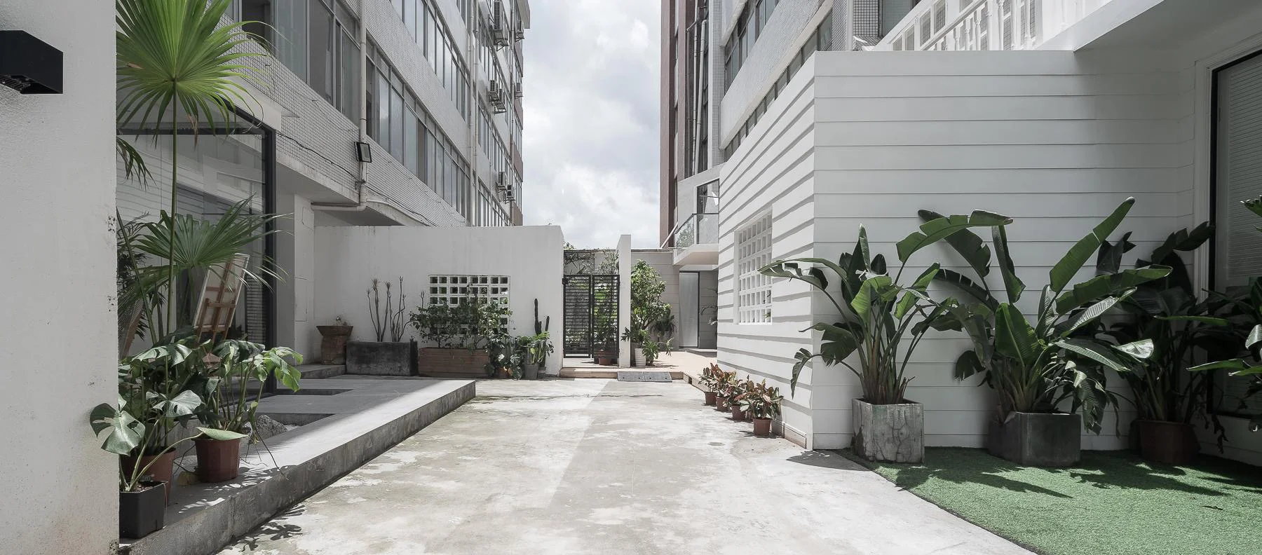 020 Residential Studio Base Outdoor studio scene reference