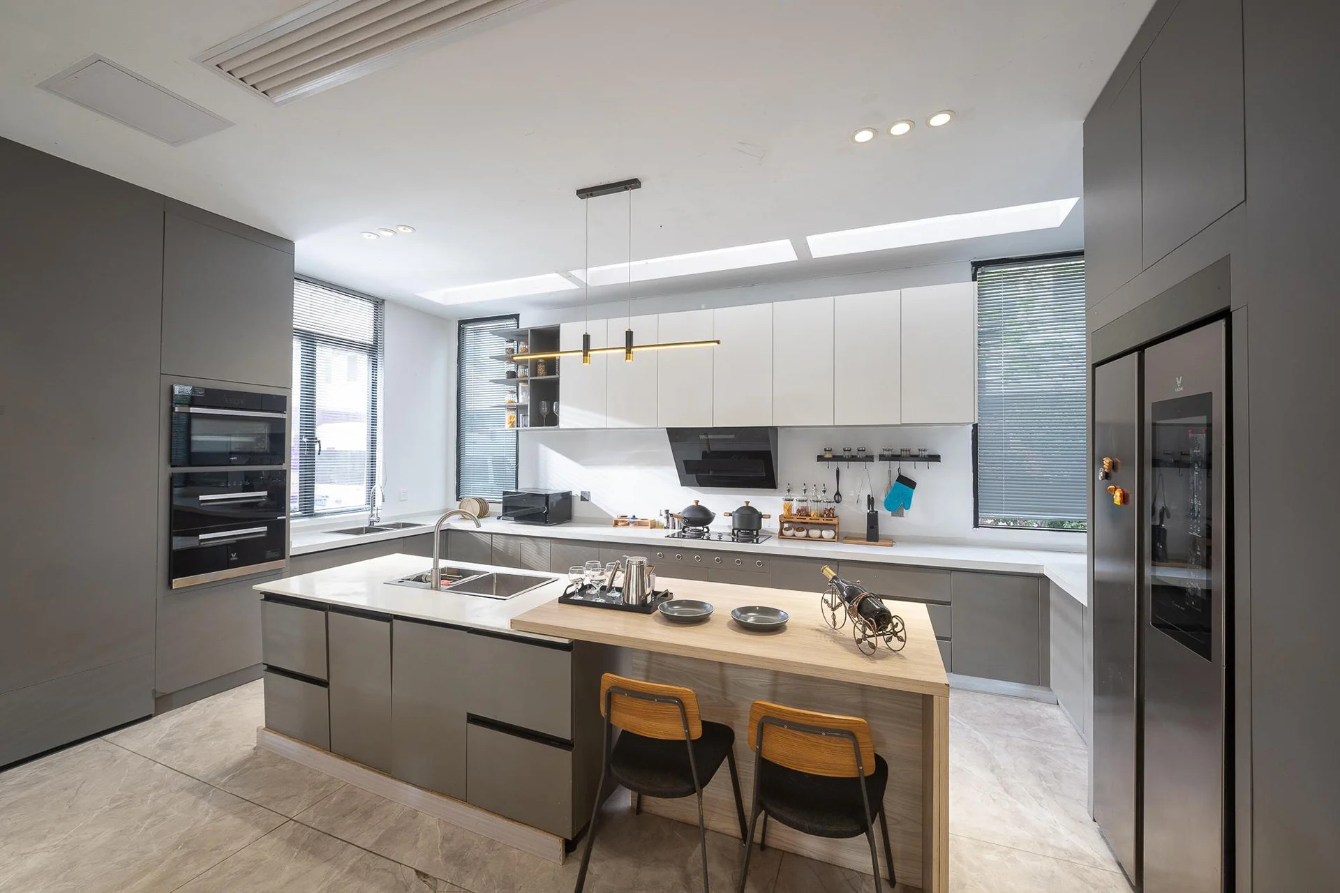 020 Residential Studio Base Dining studio scene reference