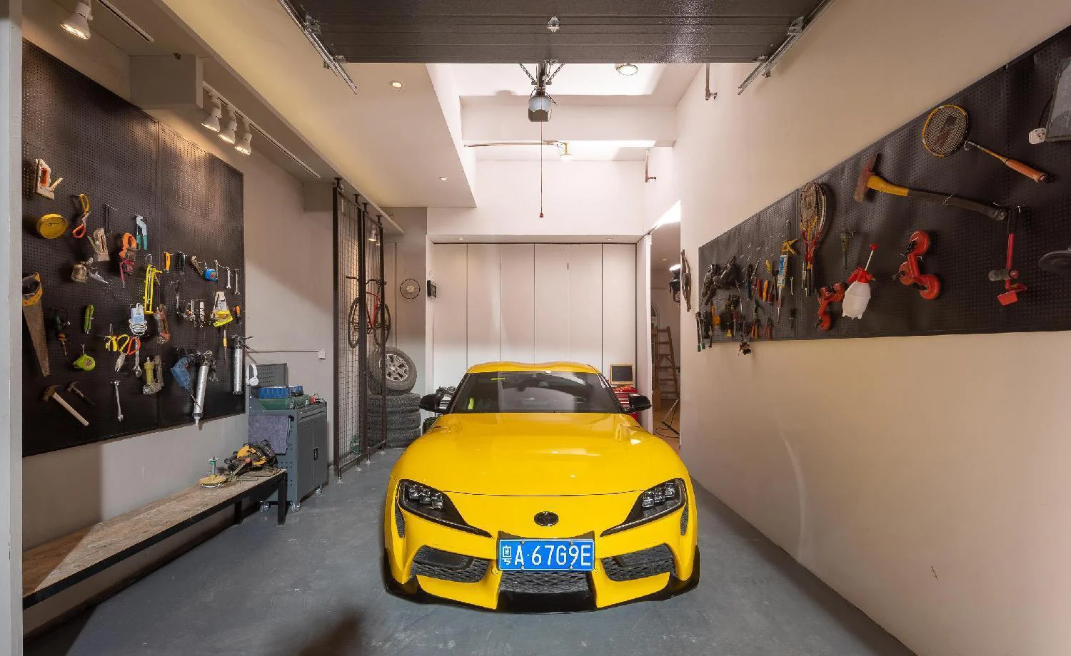 020 Residential Studio Base Automotive Workshop studio scene reference