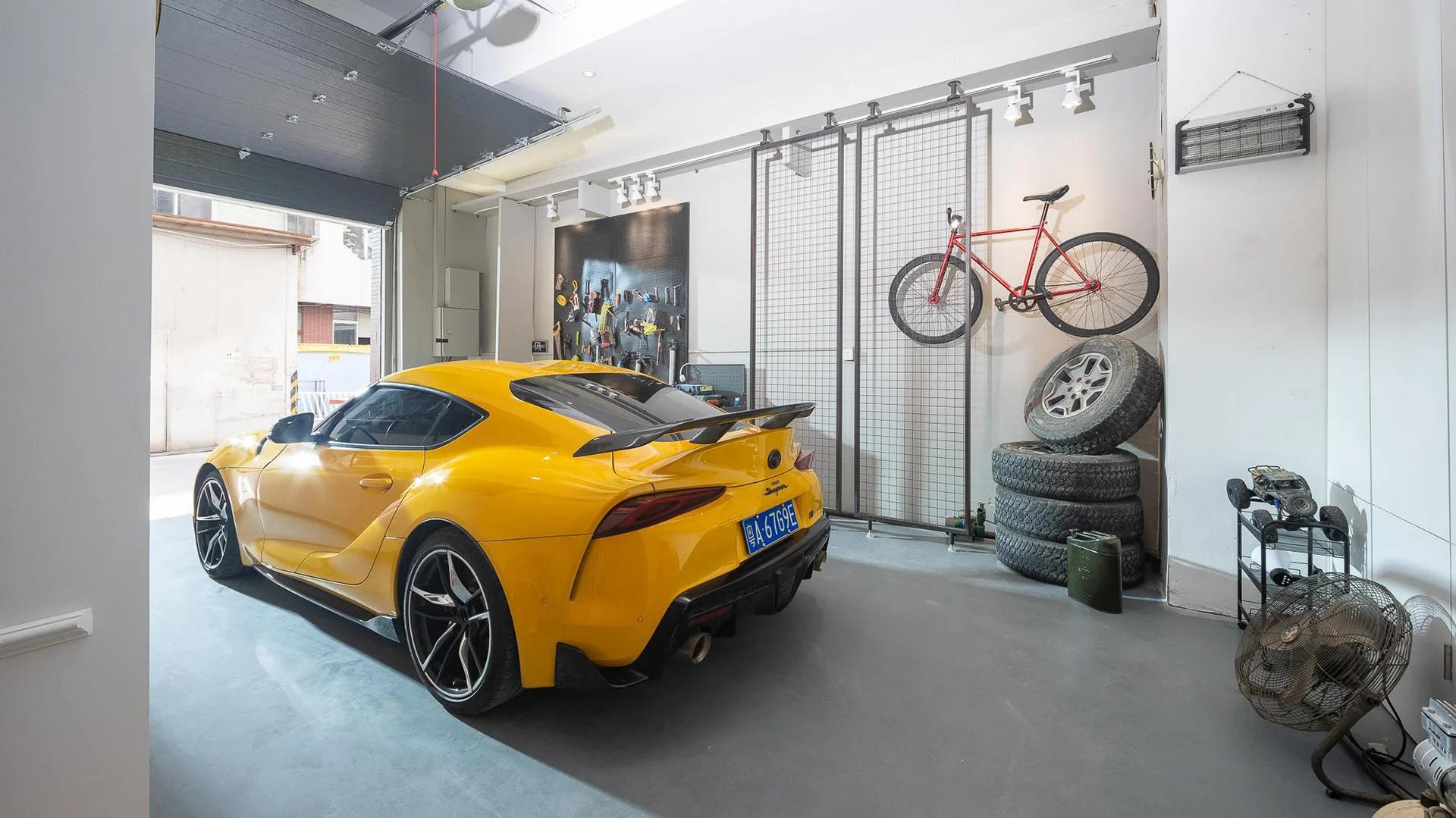 020 Residential Studio Base Automotive Workshop studio scene reference