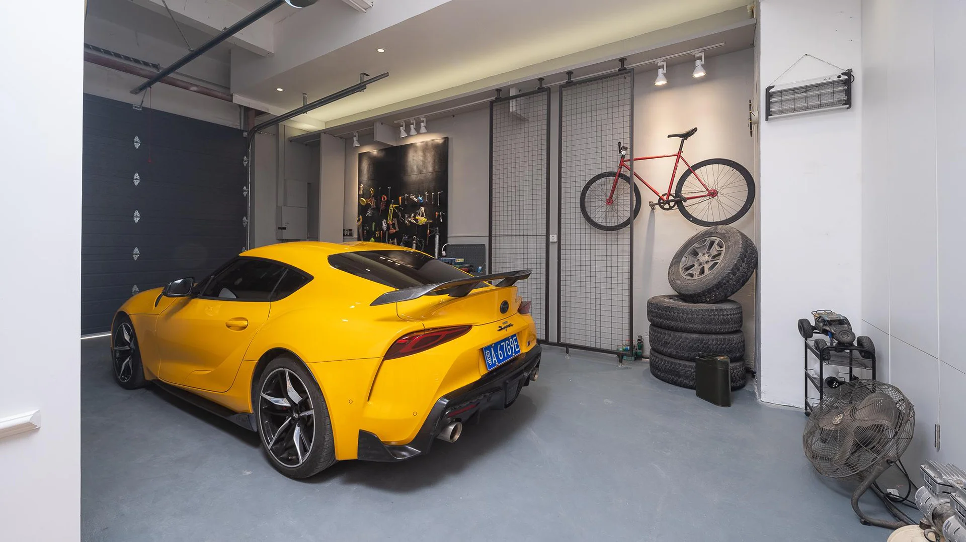 020 Residential Studio Base Automotive Workshop studio scene reference