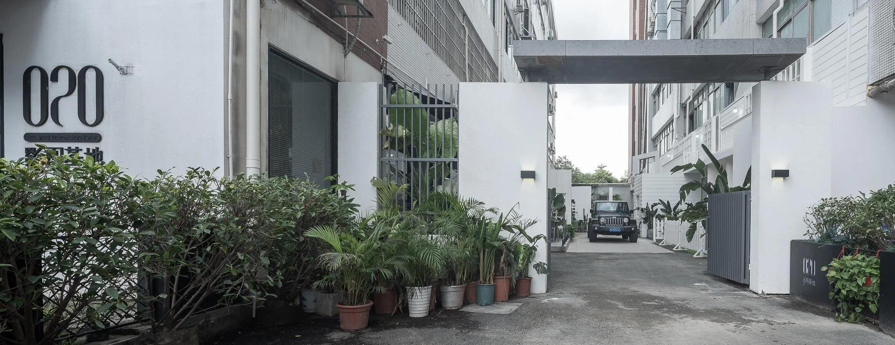 020 Residential Studio Base Outdoor studio scene reference