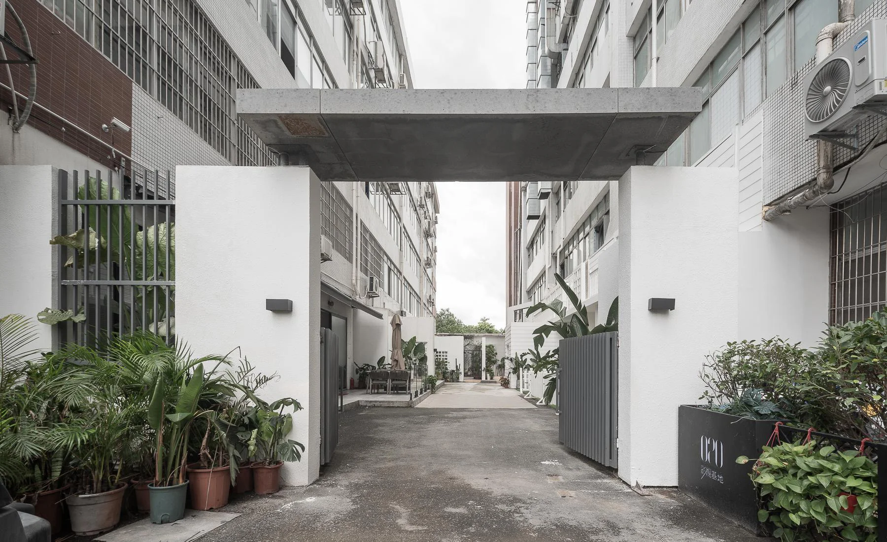 020 Residential Studio Base Outdoor studio scene reference