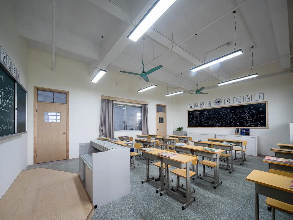 020 Residential Studio Base Schoolroom studio scene reference
