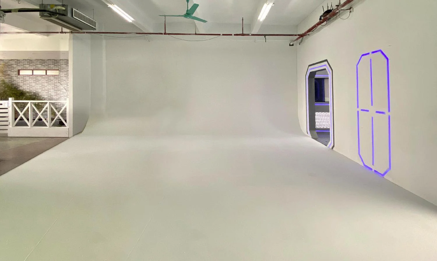 020 Residential Studio Base Futuristic Laboratory studio scene reference