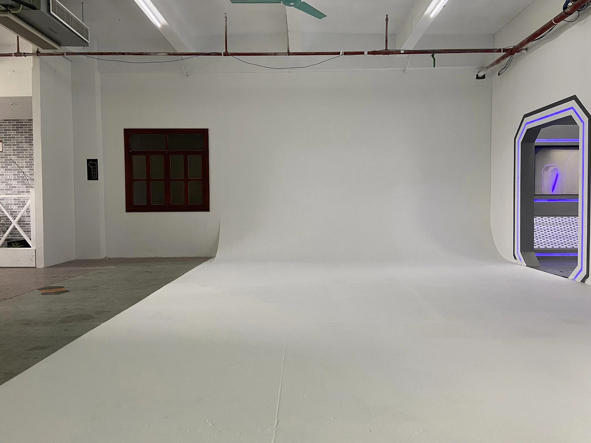 020 Residential Studio Base Futuristic Laboratory studio scene reference