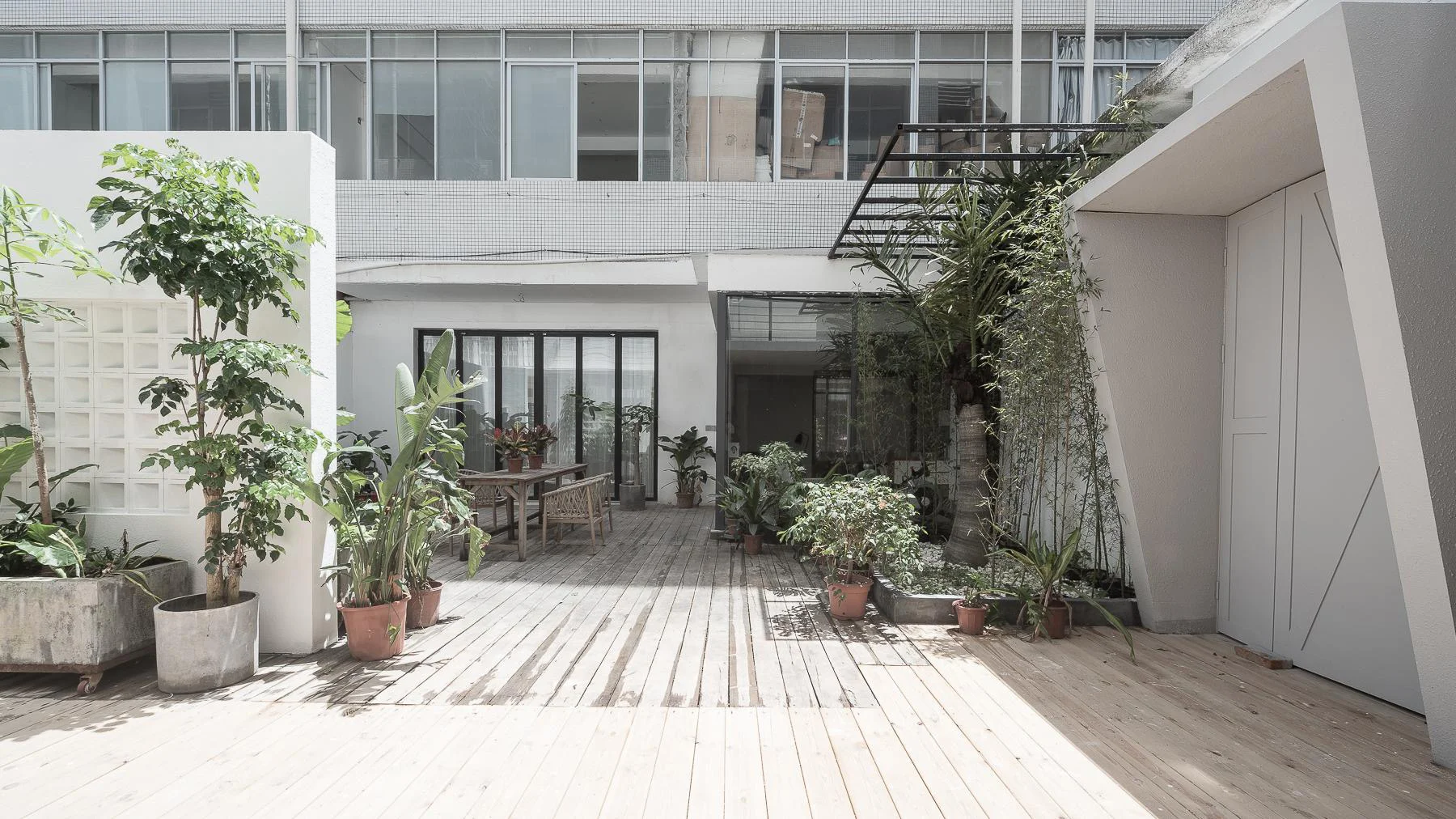 020 Residential Studio Base Outdoor studio scene reference