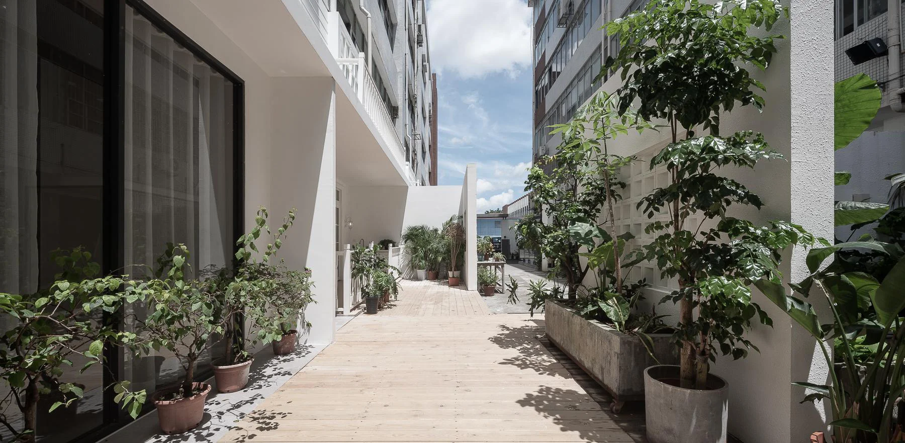 020 Residential Studio Base Outdoor studio scene reference