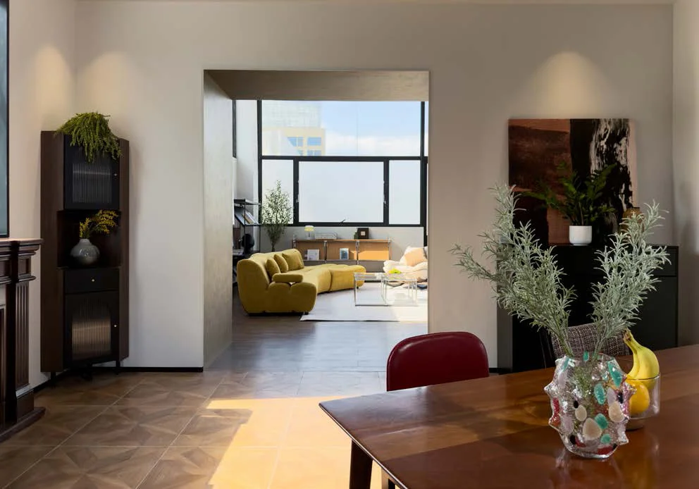 Baoguang studio scene reference